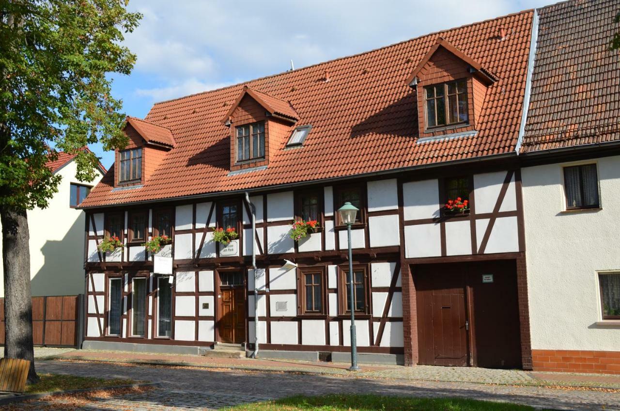 Pension Am Park Wörlitz Extérieur photo